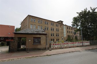 Neukirchen/Pleiße: Gemeinde will Industriebrache abreißen lassen - Die Gemeinde hofft, dass noch in diesem Jahr Fördermittel für den Abriss der ehemaligen Textilfabrik fließen.