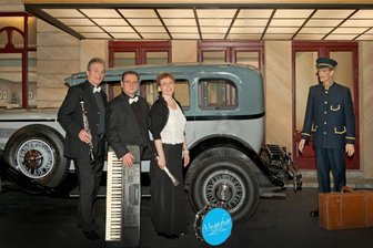 Neukirchen/Pleiße: Verein lädt zu Kaffee, Kuchen und Swingmusik ins Schloss Schweinsburg - Das „Trio Muggefug“ aus Zwickau spielt im Schloss Schweinsburg in Neukirchen/Pleiße.