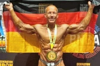 Neukirchener zum König der Bodybuilder gekürt - Jens Berthold bei der Siegerehrung in Las Vegas. 
