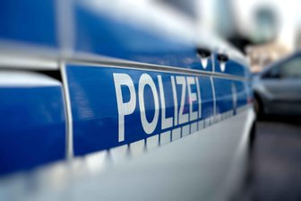Neumark: Zwei Personen – darunter ein Kind – bei Unfall schwer verletzt - Zu einem Unfall mit Personenschaden wurde die Polizei nach Neumark gerufen.