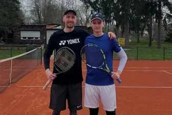 Neumarker startet bei internationalem Tennisturnier durch – Doppeltriumph nach Trainerwechsel - Richard Hiemann (rechts) und sein neuer Coach Bastian Trinker in Leipzig.