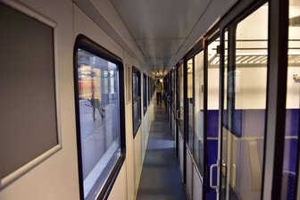 Neun Jahre Reichsbahnwagen: Die Geschichte einer verkorksten Auftragsvergabe auf der Strecke Chemnitz–Leipzig - Manche liebe sie, andere hassen sie: die Abteilwagen im RE 6 auf der Strecke Chemnitz–Leipzig.