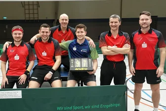 Neunmal über die volle Distanz: Schwarzenberger Tischtennisspieler erkämpfen sich Heimsieg hart - Der 1. TTV Schwarzenberg hat sich vorerst im Mittelfeld gehalten.