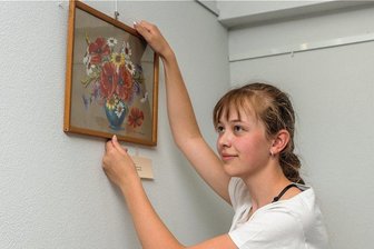 Neuntklässlerin gestaltet kleine Ausstellung im Stadtmuseum Olbernhau - Karolin Glöckner hat im Stadtmuseum eine kleine Ausstellung mit Werken von Margarethe Lichtenberger gestaltet. 