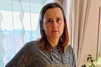Neurochirurgie-Streit in Zwickau: Patientinnen trauen dem Frieden nicht - Patientin Madlen Hofmann (43) glaubt nicht, dass in Zwickau bald wieder Spezialbehandlungen angeboten werden können. Sie schaut sich nach Alternativen um.