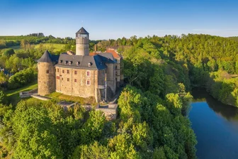Neustart der Gaststätte auf Schloss Voigtsberg: So ist der Stand - Das Schloss Voigtsberg in Oelsnitz: Die Gaststätte hier ist seit Jahren ein Sorgenkind.