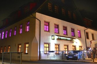Neustart für Sachsenburger Fischerschänke - 2020 war sie noch in Betrieb, doch derzeit steht die Gaststätte Fischerschänke in Sachsenburg leer. Nach dem Willen des Pächters soll ab Ostern auf dem Gelände wieder Gastronomie angeboten werden.