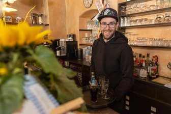 Neustart in Restaurant im Erzgebirge: Renner wie Knödel-Gerichte sollen bleiben - Chris Richter ist der neue Betreiber des „Café Anna“ in Annaberg-Buchholz. Der 32-Jährige übernahm Anfang Mai das Ruder.