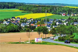 Neuwürschnitz feiert seinen 600. Geburtstag ein Jahr später - Blick auf einen Teil von Neuwürschnitz, seit 1999 ein Ortsteil von Oelsnitz. Hier leben heute rund 2500 Einwohner. 