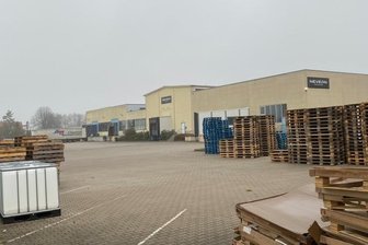 Neveon sucht dringend neuen Werksleiter - Die Außenstelle von Neveon Burkhardtsdorf - ehemals Eurofoam - im Jahnsdorfer Ortsteil Pfaffenhain: Die Produktion läuft mittlerweile. 