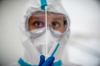 Newsblog Corona: 42.055 Neuinfektionen, bundesweite Inzidenz bei 439 - 