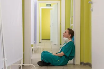 Newsblog Corona: Französische Krankenhausmitarbeiter müssen sich impfen lassen -