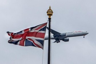            Reisende nach Großbritannien müssen einen negativen Corona-Test vorweisen, bevor sie ins Land kommen.