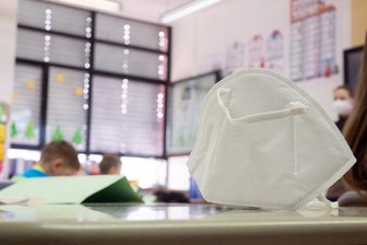 Newsblog Corona: In zwei Bundesländern greifen Lockerungen bei der Maskenpflicht an Schulen - 