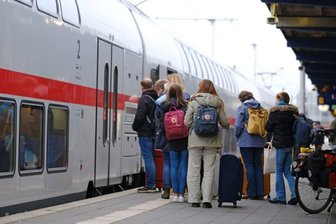 Newsblog Corona: Politiker fordern 3G-Regel im Zugverkehr - 