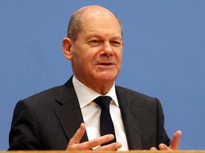 Newsblog Corona: Scholz befürwortet Debatte über Impfpflicht für bestimmte Berufsgruppen -             Olaf Scholz findet es richtig, dass über eine Impfpflicht für bestimmte Berufsgruppen diskutiert wird.