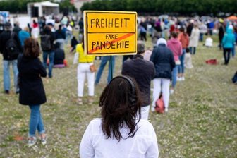 Newsblog Coronavirus - die aktuelle Entwicklung - Ein Gericht in München hat die Corona-Demo mit 5000 Teilnehmern untersagt.