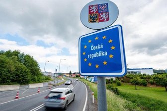 Deutsch-tschechische Grenze. Die meisten tschechischen Regionen waren bereits am Mittwoch in die Risikoliste aufgenommen worden. Jetzt folgten noch die Mährisch-Schlesische Region im äußersten Osten des Landes und das an Sachsen grenzende Usti (Aussig).