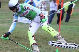 Nicht alle Träume gehen in Erfüllung - Elias Herrmann vom Grasski-Team Erzgebirge hatte im zweiten Lauf Probleme und fiel zurück.