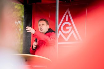 Nicht nur bei VW: Ost-IG Metall sieht bei Betriebsratswahlen keinen Rechtsruck - IG-Metall Bezirksleiter Jan Otto fordert einen besseren Schutz für Menschen, die einen Betriebsrat gründen wollen.