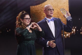 Nie mehr früh aufstehen für Opa Unger: Moderator Steffen Lukas sagt PSR-Morningshow adieu - Steffen Lukas und Claudia Switala haben 2021 den Deutschen Radiopreis für die „Beste Morgensendung“ erhalten. Künftig sitzen sie nachmittags am Mikrofon.