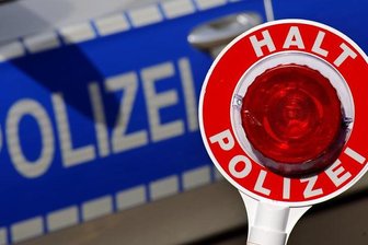 Niedercrinitz: Betrunken in Leitplanke - Auto Schrott - 
