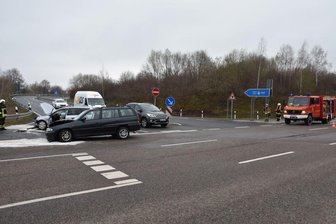 Niederdorf: Zwei Verletzte bei Unfall an A 72-Auffahrt -