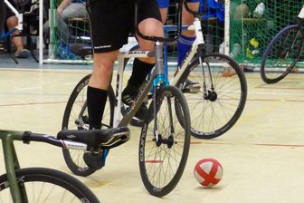 Niederlautersteiner Radball-Nachwuchs bleibt auf Podestkurs - In der U-15-Sachsenliga ist die Hälfte der regulären Saison absolviert.