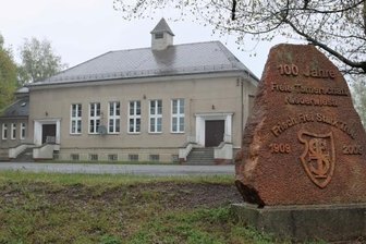 Niederwiesa setzt Rotstift an - Um den geplanten Neubau einer Schulsporthalle wird in Niederwiesa seit weit mehr als einem Jahrzehnt diskutiert. Wann die Baumaschinen anrollen, bleibt unklar. 