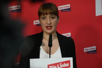 „Niemals werde ich Herrn Merz dafür dankbar sein“: Linken-Kandidatin Reichinnek über Aufschwung nach Wut-Rede - „Ich erlebe diesen Aufschwung schon länger“, sagt Linken-Co-Spitzenkandidatin Heidi Reichinnek über die Aufmerksamkeit nach ihrer viel beachteten Rede über die CDU-Strategie zur Migrationspolitik im Bundestag.