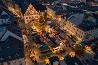 Nikolaustag und zweiter Advent: Diese Weihnachtsmärkte locken am Wochenende in Plauen und Umgebung - Stimmungsvoll: Der Plauener Weihnachtsmarkt ist der größte im Vogtland.