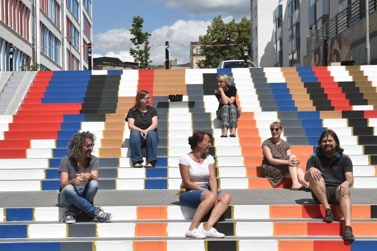 "Nimm Platz" geht in die nächste Runde - Die bunte Treppe an der Augustusburger Straße war ein "Nimm Platz"-Projekt. Jetzt läuft eine neue Ausschreibung. 