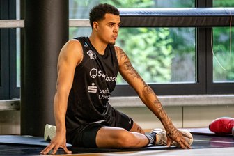 Niners Chemnitz: Entscheidung um Wunschspieler Nolan Adekunle gefallen - Im August trainierte Nolan Adekunle bereits bei den Niners mit. Er war der festen Überzeugung, dass er die Frankfurt Skyliners verlassen könne.