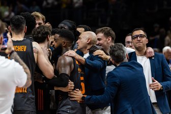 Niners Chemnitz im Saisonendspurt: Plötzlich ist sogar Rang sieben wieder drin - Nach dem Zerfall am Montag gegen Bamberg traten die Niners Chemnitz beim Sieg am Sonntag in Berlin wieder ganz anders auf: als Mannschaft.