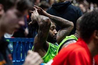 Niners Chemnitz kassieren historische Heimpleite im Weihnachtsspiel gegen Bonn - Er kann es nicht fassen: Jeff Garrett beim Spiel seiner Niners Chemnitz gegen Bonn.