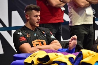 Niners Chemnitz verlieren nach Verletzungsschock gegen Bayreuth - Frustriert: Niners-Spieler Filip Stanic verletzte sich im Spiel.
