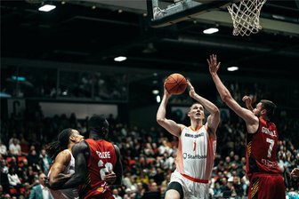 Niners Chemnitz wollen Historisches erreichen: Ein europäisches Finale winkt - In den Duellen gegen Casademont Saragossa setzten sich die Niners Chemnitz um Kapitän Jonas Richter klar durch. Jetzt geht es im Halbfinale wieder gegen ein Team aus Spanien.
