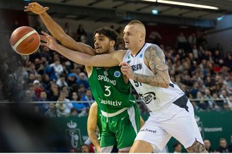 Niners Chemnitz wollen neuen Mann für mehr Power unter dem Korb holen - Die Niners Chemnitz wollen sich nach „Freie Presse“-Informationen mit einem Spieler verstärken, der in der vergangenen Saison noch im Fiba Europe Cup aktiv war, hier im Spiel zwischen Legia Warschau und Benfica Lissabon.