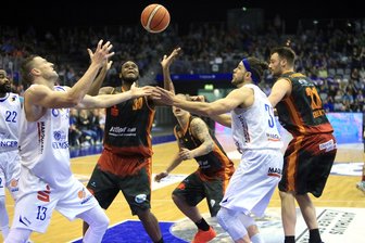 Niners müssen in Aufstiegsfinale - Viel Hektik und umstrittene Szenen in der Messe Erfurt, wo die Gotha Rockets ihre Heimspiele austragen. Für die Chemnitzer endete dies mit einer Niederlage.