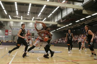 Niners siegen nach Energieleistung - 