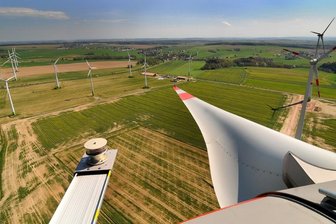 Noch mehr Windräder um Rossau? - Der Blick vom Windpark Rossau II geht in Richtung Hainichen.