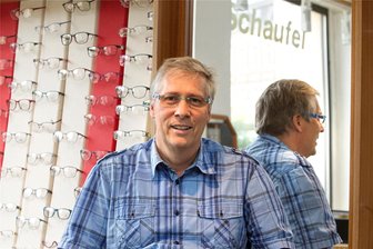 Nominierung ohne Publikum, aber mit Paukenschlag: Vogtland-AfD sortiert ihre beiden Landtagsabgeordneten aus - Nach einer Legislaturperiode ist definitiv Schluss: Die AfD hat den Plauener Frank Schaufel nicht wieder für die Landtagswahl nominiert. Er war auch in den eigenen Reihen umstritten.