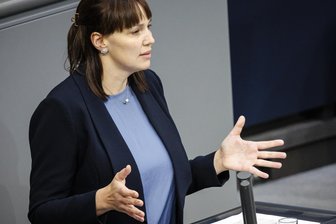 Nora Seitz fordert mehr Mut zum Schauspielhaus in Chemnitz: „Es fehlt der Wille zur Entscheidung“ - Nora Seitz fordert für die Schauspielhaus-Debatte in Chemnitz mehr Klarheit und Bekenntnis.