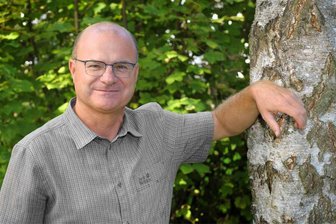 Dr. Norbert Schäffer: "Wenn man anfängt, ein wenig auf die Vögel zu achten, was ein schöner Zugang zu der Natur insgesamt ist, stellt es sich bei vielen Menschen sehr schnell ein, dass sich das Radar ein wenig öffnet und man genauer hinschaut."