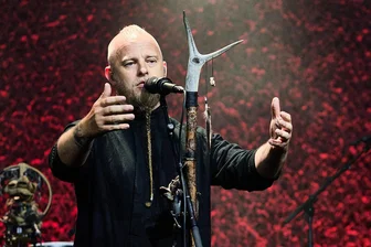 Nord-Kult für die Kulturhauptstadt: So feierte Wardruna auf dem Theaterplatz Mutter Natur - Wardruna-Kopf Einar Selvik beim Konzert auf dem Chemnitzer Theaterplatz.