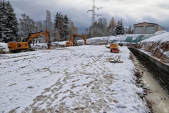 Nordic Park und Parkhaus an Badegärten: Wo Eibenstock 2023 investiert - An den Badegärten Eibenstock wird ein neues Parkhaus gebaut.