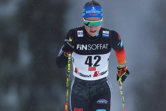 Nordischer Auftakt in Ruka: Katharina Hennig über undankbaren Platz „superglücklich und erleichtert“ - Katharina Hennig schrammte knapp am Podium vorbei.