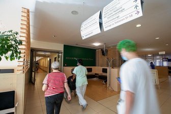 Notdienste in Kinderarztpraxen im Vogtland fallen ab heute weg - Die neue Portalpraxis ist über das Haus 4 des Plauener Helios-Klinikums erreichbar: Hier werden akut kranke Kinder sowie Erwachsene künftig versorgt. 