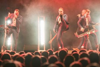 Notendealer feiern ihr "Heimspiel" im Freiberger Schlosshof - 