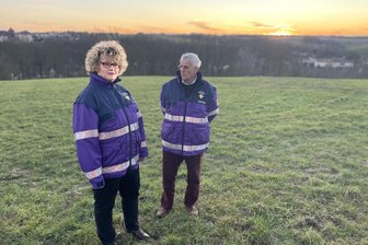 Notfallseelsorge in der Rochlitzer Region: Wie Helfer in tragischen Momenten unterstützen - „Empathisch, kommunikativ und teamfähig: So sollte ein Notfallseelsorger sein“, sagt Christina Keller. Auch Siegfried Bretsch aus Leisnig engagiert sich seit 27 Jahren in diesem Ehrenamt.